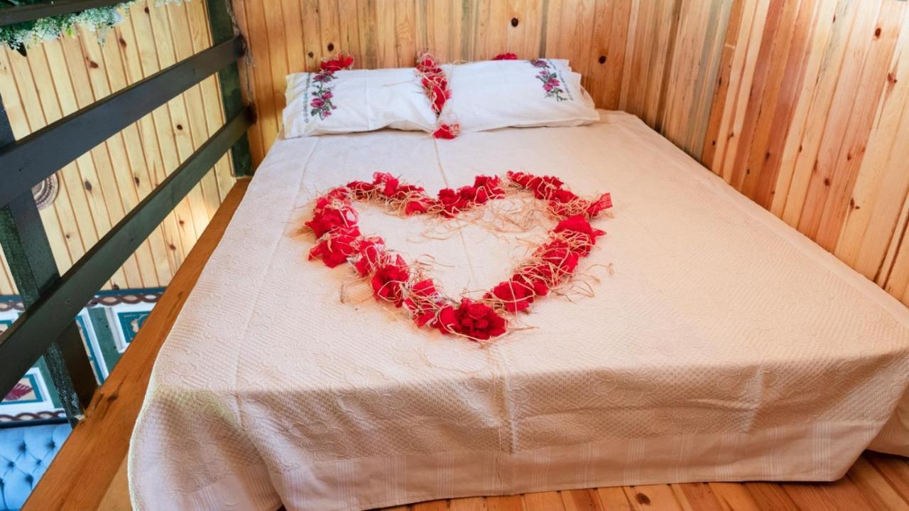 Serender Bungalov Bed & Breakfast Foça Ngoại thất bức ảnh